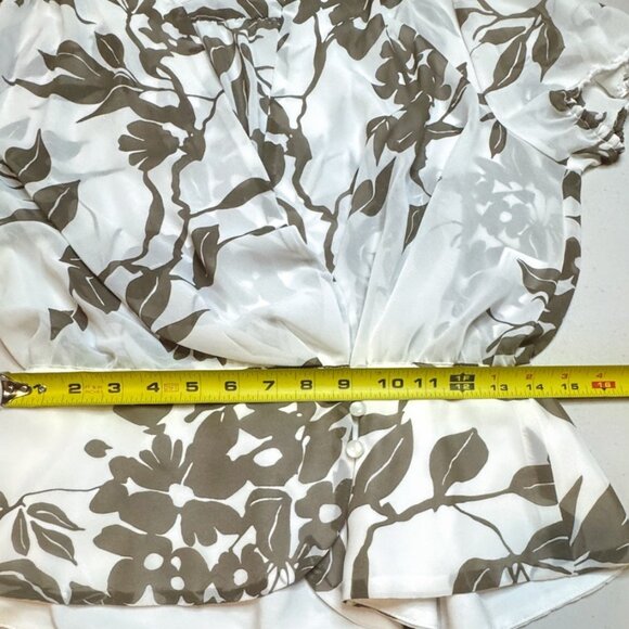 Eva Mendes New Gray White Top Flowy Short Sleeve Floral Blouse Medium - Picture 5 of 9